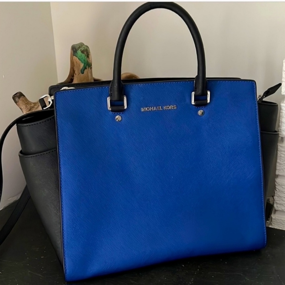 NUC AUTHENTIC MICHAEL KORS SELMA handbag
